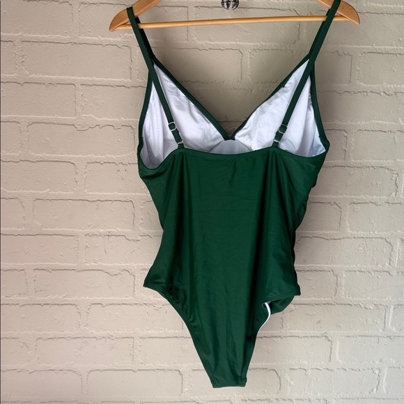 Cupshe green swimsuit one piece ruched sides adjustable straps lined xl NEW - Picture 4 of 5